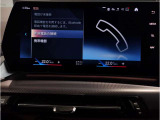 ナビの配置をセンターパネル上部に設置することにより、運転中は道路から目線を出来る限り外すことなく、安全にご覧いただけます。