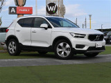 ボルボ XC40 B4 モメンタム