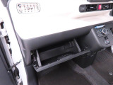 納車の前にはエンジンオイル、オイルエレメント、エアクリーナー、クーラント、バッテリー、ワイパーゴムのチェックまたは交換を行います!