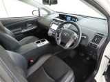 シンプルで使いやすいデザインの運転席です。