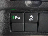 ◆パーキングセンサーシステム◆車庫入れの時などに近くに障害物がある場合、障害物までの距離を音で知らせてくれます。
