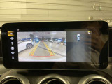 バックカメラにより駐車時の後方確認も楽にできます。