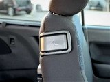 助手席は運転席からレバーで簡単に倒すことができます!