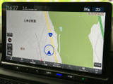 現在地を地図上で確認しながら、目的地までのルート案内に活用できます。道路や周辺の地名も画面に表示され、出発前の経路確認から目的地付近の把握まで役立ちます。