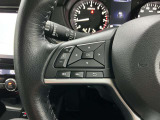 【ステアリングスイッチ】運転中に前方から目線をそらすことなくオーディオ等の操作が可能な便利機能!安心&快適なドライブを演出してくれます。