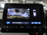 バックカメラの画像です。ガイドラインがスムースな車庫入れをサポートいたします。車庫入れの安心感がアップしますね。