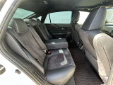 ゆとりある広々とした車内空間は、ドライブを始め買い物やレジャーなど、幅広く活躍します。一人でもみんなとでもお出かけを楽しみましょう!