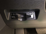 【ETC2.0ユニット(ビルトイン)】高速・有料道路の料金所をキャッシュレス、スムーズに通過可能です。高速道路上に設置されたITSスポットからの情報取得も可能です。