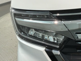 LEDヘッドライトは、点灯の瞬間から最大光量を発揮し、突然暗くなるトンネルなどでの安定感を高めます。