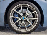 アウトバーンの走行を見据えたBMWの足回りは高い走行性能にこだわりが御座います。