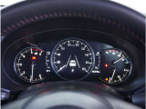 【明るく見やすいメーター】視認性が良く明るく見やすいメーター。運転者にとって見やすいメーターは運転していても疲れないですよね。