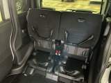 リアシート座面を持ち上げると、背の高い荷物を積むのに便利なトールモードに変身します!多彩なシートアレンジで使い勝手良好!