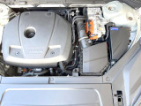 当店の認定中古車(VOLVO APPROVED CAR)はメーカー基準の車齢・走行に応じた内外装・機関の176項目もの項目に厳密な点検を実施。すべての基準を満たした自信を持ってお届けする中古車です。