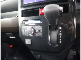 国内新車販売はメーカーの制限がかかり、状態の良い中古車も減少しております。当店のお車は出来る限り1オーナー、当社下取り車の間を挟まない安心車両です。売約優先の為、お早目の現車確認を!!