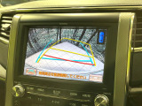 【バックカメラ】駐車時に後方がリアルタイム映像で確認できます。大型商業施設や立体駐車場での駐車時や、夜間のバック時に大活躍!運転スキルに関わらず、今や必須となった装備のひとつです!