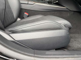 運転席シートの状態は良好です。
