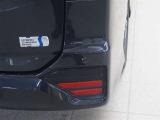 コーナーセンサーを車の前後に装備。障害物までの距離に応じて警告音を変えてお知らせ。縦列駐車時や駐車場・車庫などでの取り回しをサポートします。詳細は販売店スタッフまでおたずねください。