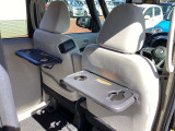 ご成約のおクルマ全て、エンジンオイルを交換してご納車させていただきます!また、点検時に消耗品の状態確認も行い必要に応じて新品交換させていただきます!