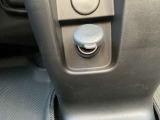 12V電源のアクセサリーソケットです。