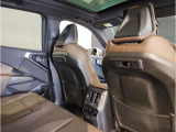 当社BMW認定中古車は全車保証付きでございます。また保証料金や整備費用はお見積書内の諸費用・税金に追加計上する事はございません。認定中古車保証付きのお支払総額でお見積りご依頼の上、他店とお比べください