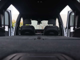 ●スクエアに造られたトランクルーム。開口部が大きいく々とした荷室は、多くの荷物を積み込むことができます。