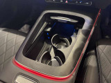 納車前整備は、メルセデスベンツ国際認定メカニックによる最新の検査ライン等の施設が充実した当社工場で入念に行います。メルセデス・ベンツの定める厳しい基準をクリアしたお車のみをご案内させて頂きます。
