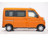 県内13店舗にて常時500台以上ダイハツ車を展示中です。見て、触って、納得のいく一台をぜひ見つけてください。