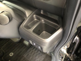 【ドリンクホルダー】こちらにドリンクホルダーがついています!