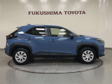 【まるごとクリーニング】シートを取り外し、車内を徹底洗浄。隅々まで丁寧に仕上げています。