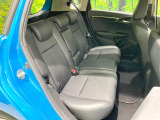 コンパクトカーですが、セカンドシートは十分な広さがあり快適にお乗りいただけます♪シートを倒して大きな荷物を積んだりと、用途の幅が広い1台です。