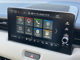 ナビや電話、FMなどのメニューが画面に整理され、必要な機能を選びやすい構成です。タッチ操作で各項目を確認でき、日々の移動を便利にサポートします。