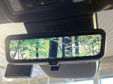 【デジタルインナーミラー】後席の大きな荷物や同乗者で後方が確認しづらい時でも安心!カメラが撮影した車両後方の映像をルームミラー内に表示。クリアな視界で状況の確認が可能です!