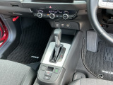 電子パーキングブレーキ搭載でオートブレーキホールドも装備(^^)/信号待ちなどで重宝しますよ〜(*^_^*)