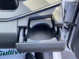 【ドリンクホルダー】『ドリンクホルダー周辺』の画像になります。写真の内容に関してご不明点、ご質問等がございましたらお気軽にガリバー店舗までお問い合わせください。