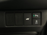 【 パワーバックドア 】荷物を抱えた状態でもスイッチ操作によるリアゲートの開閉が可能です☆お買い物時やアウトドアの際に役立ちますね♪