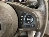【アダプティブ・クルーズ・コントロール】予め設定した車速内でクルマが自動的に加減速。 前走車との適切な車間距離を維持しながら追従走行し、高速道路でのドライバーの疲労を軽減してくれる嬉しい機能付♪