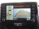 リアワイドカメラシステム!従来の視野に加えて、後方側方を約180&deg;まで見えるワイドビューと、後方を真上から見たような視野で駐車時などに便利なトップダウンビューの3つの視野があります!