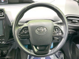 【純正革巻きステアリング】上質な革を使用することで、手にしっかり馴染みとても運転しやすいハンドルです♪