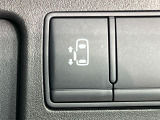【パワースライドドア】スマートキーや運転席のスイッチでスライドドアの開閉が可能♪電動だから力を入れてドアを開ける必要が無く、小さいお子様でも、重い荷物を持っている時もラクに開け閉めできます♪