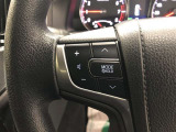 【ステアリングスイッチ】前方から目を離したり、ステアリングから手を離すことなく、手元のスイッチで様々な操作が行えます。