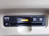 ■【ETC車載器】が装備されています。セットアップをしてお渡しとなり、ETCカードを差し込むだけで高速道路の利用が可能です。