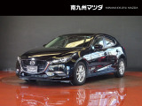 中古車専門再生工場にて熟練専任スタッフが丁寧に清掃、仕上げを実施しております。また、お客様に安心してご検討いただける様、公取協が定める基準に基づき車両検査を実施し、車両状態評価証を発行しております。