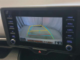 駐車が苦手な方でも安心のバックガイドモニター搭載。 後方の映像をクリアに表示し、ガイドラインで車庫入れや縦列駐車をしっかりサポート。毎日の運転がぐっとラクになります。
