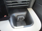 運転席で使用できるドリンクホルダーです。