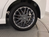 アルミホイールです。足元が引き立つので、車全体のイメージがアップしますよ!