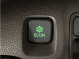 ★ECONスイッチ★ エコドライブを加速しよう!スイッチをONにすると、運転の仕方によるロスを抑え込み燃費をよくするようクルマが頑張ります(*^ー^*)燃費向上にチャレンジ♪