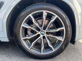 自動車保険も純正のクオリティを。BMWの正規ディーラーのみが取り扱い可能な、BMW専用自動車保険。専任のスタッフが皆様のカーライフを24時間365日サポート致します。