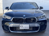 【キドニーグリル】BMWの代名詞。一目見ただけでBMWであると認識できる確固たるアイコンとして存在感を放ちます
