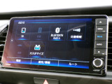 CD、DVD、Bluetooth、AM、FM、AUX、スマートフォン接続ができます。