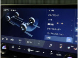 オーディオ&ビジュアル機能。お使いのiPhoneやAndroidスマートフォンを約14インチタッチワイドディスプレイに連携することで画面操作や音声操作が可能に。